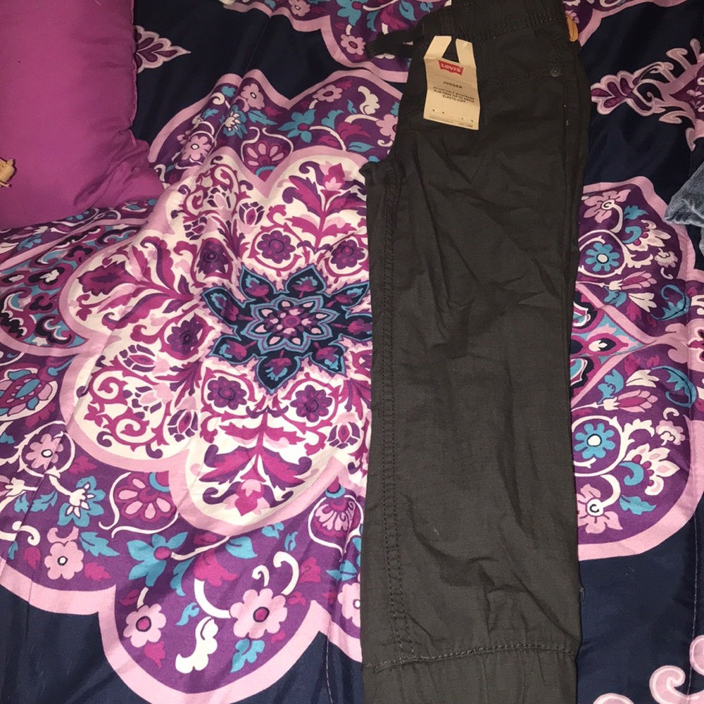 Levi joggers Never worn